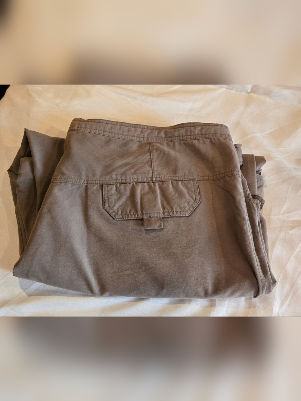 Guy Harvey Women's Capris in Olive